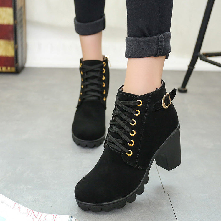 Nicole – Chunky Blockabsatz Stiefeletten mit Schnalle
