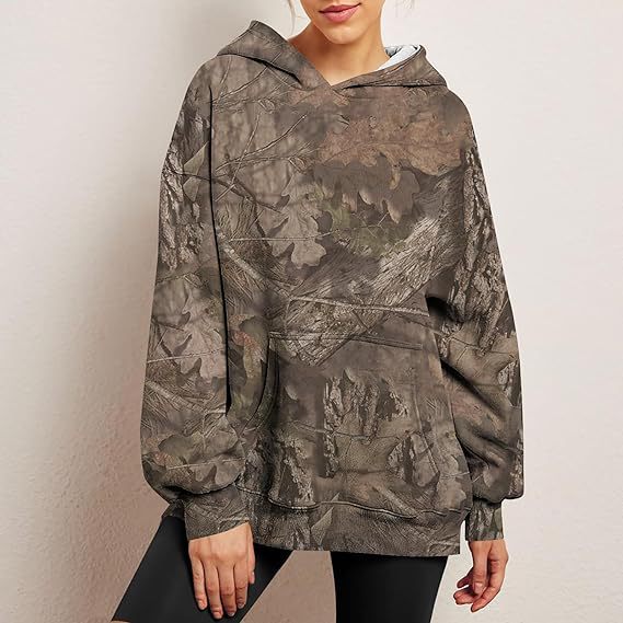Louise – Oversize Damen-Hoodie mit Ahornblatt-Muster