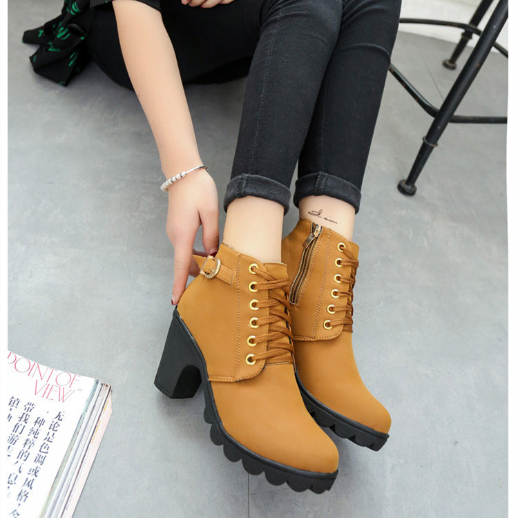 Nicole – Chunky Blockabsatz Stiefeletten mit Schnalle