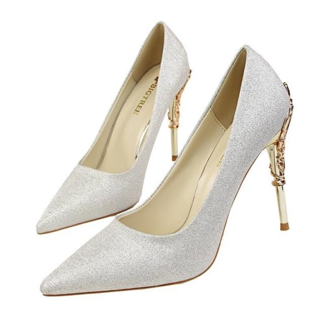 Sue – Modische Damenschuhe mit eleganten Details