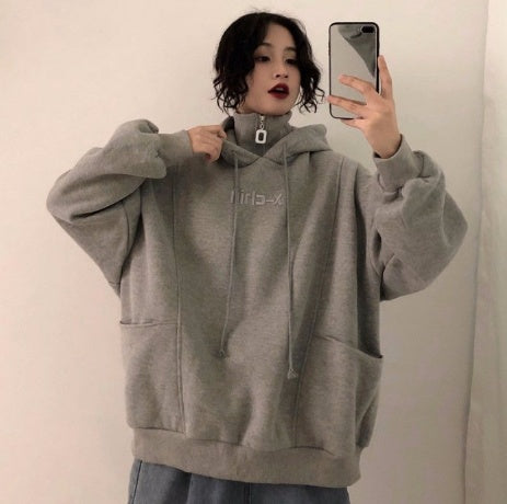 Barbara – Damen Kapuzenpullover mit Stickerei und Samtfutter