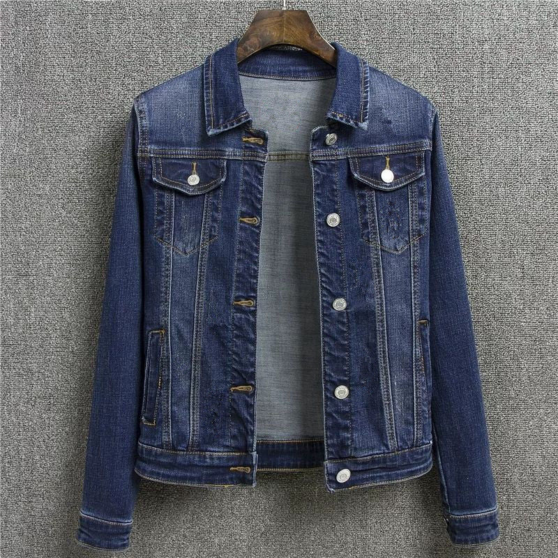 Aidana – Schlanke Frauenjacke aus Denim