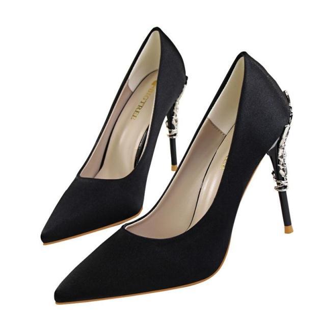Sue – Modische Damenschuhe mit eleganten Details