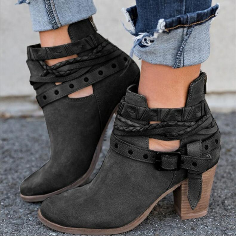 Shirley – Hohe Damen-Martin-Stiefel mit Nieten und Schnallen