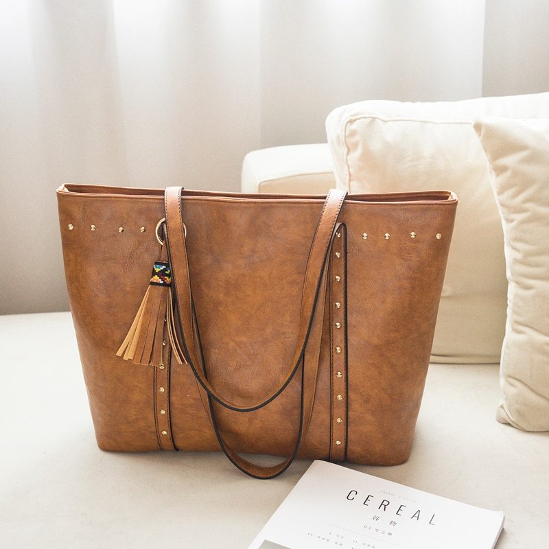 Lucy – Schultertasche für Damen
