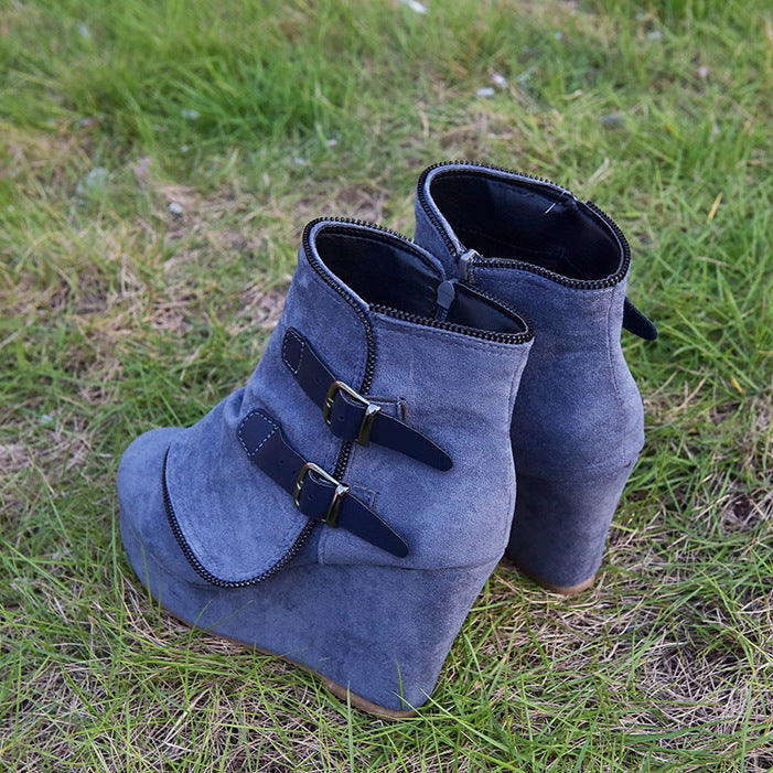 Lynda – Winterliche Plateau-Stiefeletten mit Keilabsatz