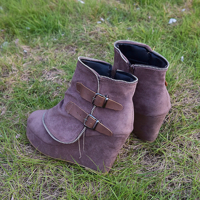 Lynda – Winterliche Plateau-Stiefeletten mit Keilabsatz