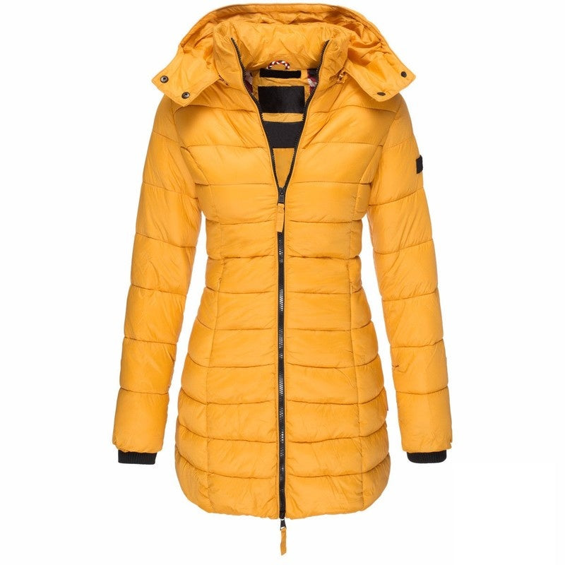 Ruby – Mittellange, Schlankgeschnittene Steppjacke