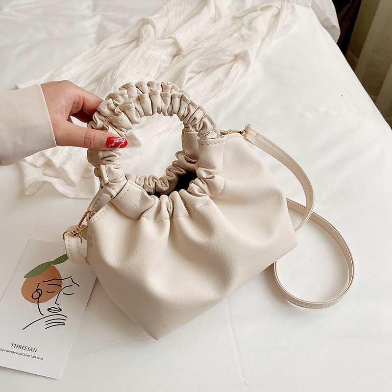 Natasha – Modische Eimer-Schultertasche im Western-Stil