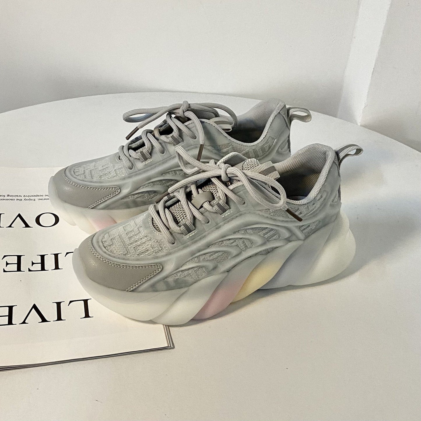 Jenny – Lässiger Damenlaufschuh mit dicker Sohle