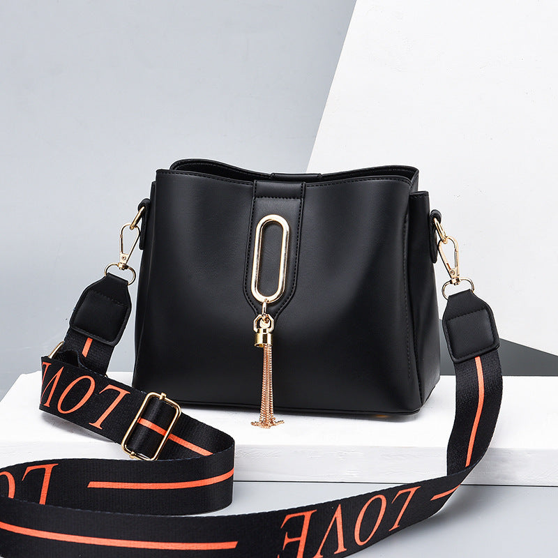 Marion – Schultertasche für Damen mit trendigem Design