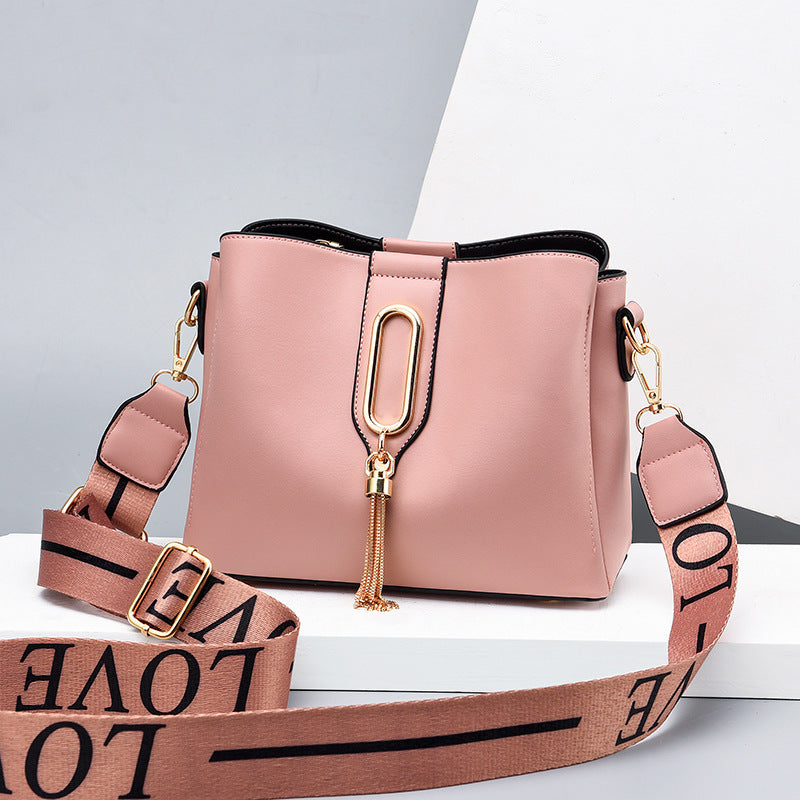 Marion – Schultertasche für Damen mit trendigem Design