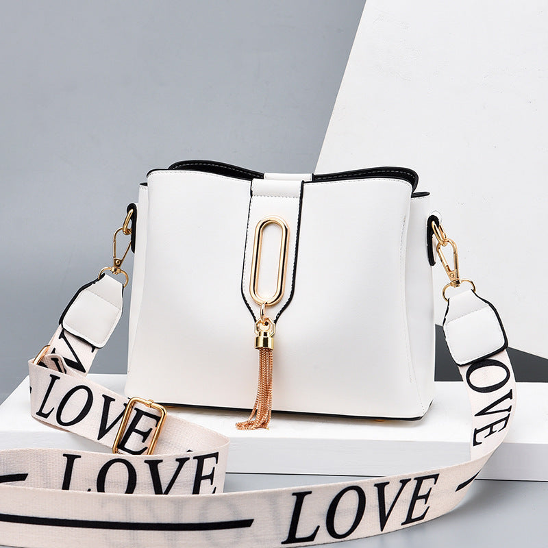 Marion – Schultertasche für Damen mit trendigem Design