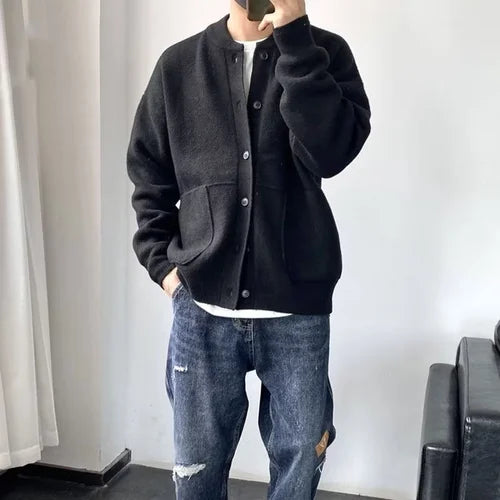 Herren Strickjacke mit Rundhalsausschnitt – Lässiger Stil für Alltag und Freizeit