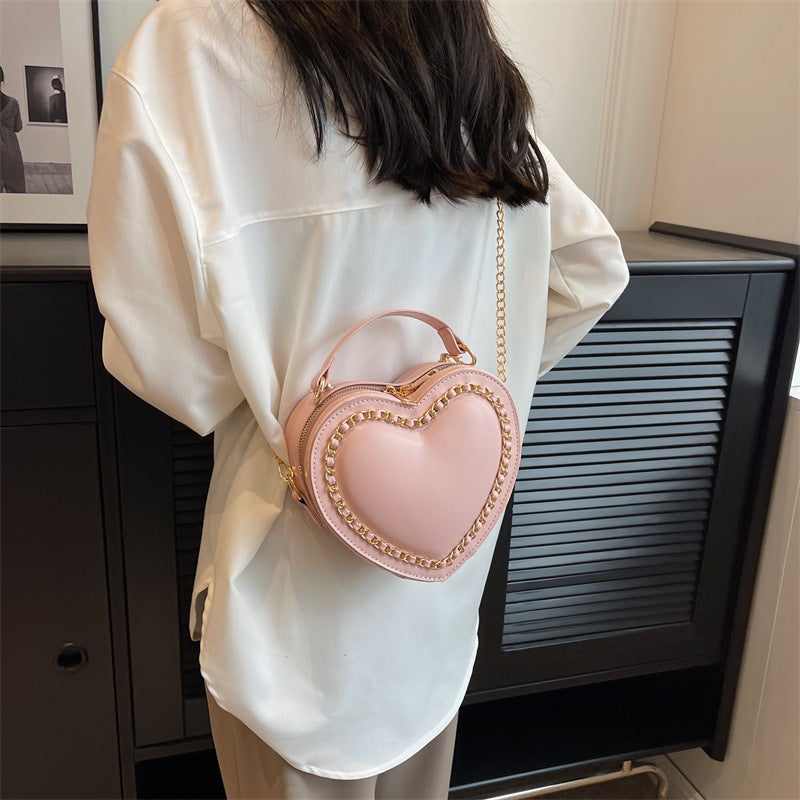 Julia – Große Damen Schultertasche mit Kette