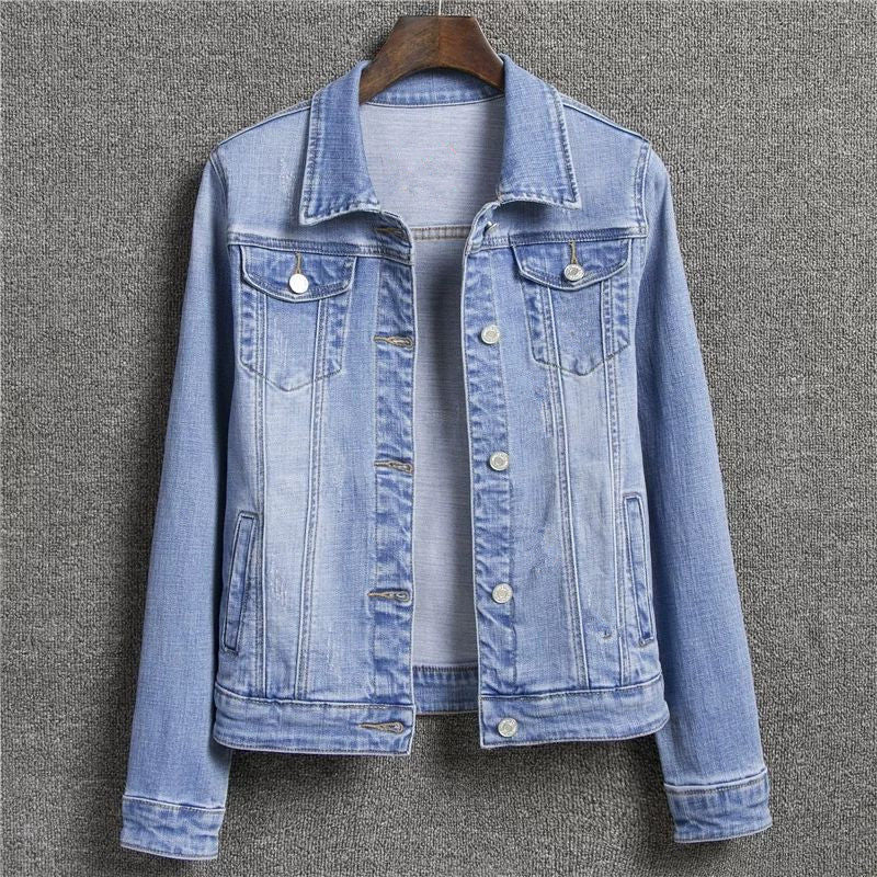Aidana – Schlanke Frauenjacke aus Denim