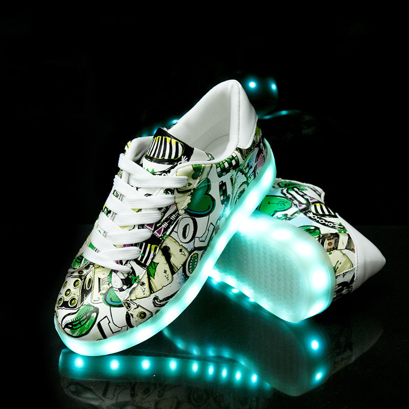 Ruth – Leuchtende Sportschuhe mit fluoreszierendem Design