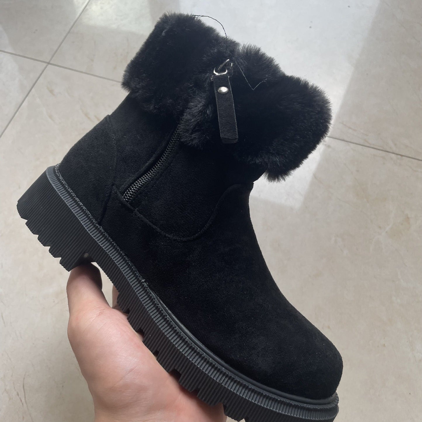 Nicola – Warme Plüschstiefel mit Seitenreißverschluss
