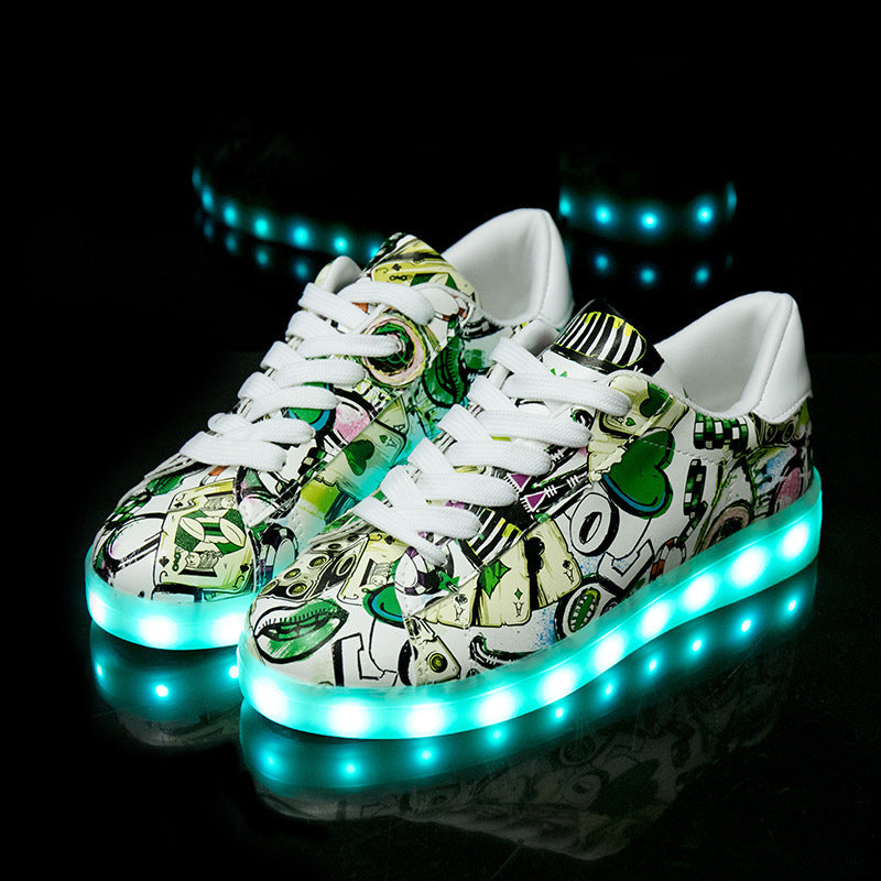 Ruth – Leuchtende Sportschuhe mit fluoreszierendem Design