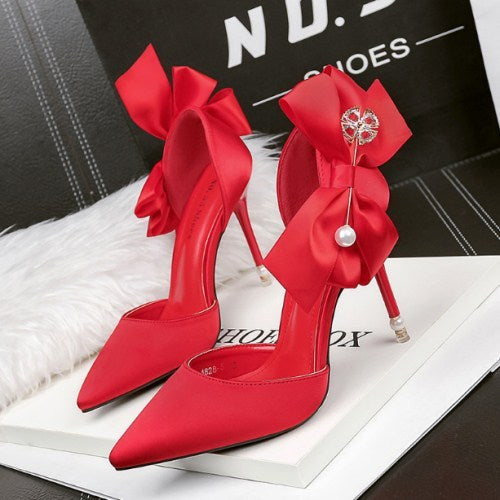 Jasmine – Spitzenschuhe mit Schleife