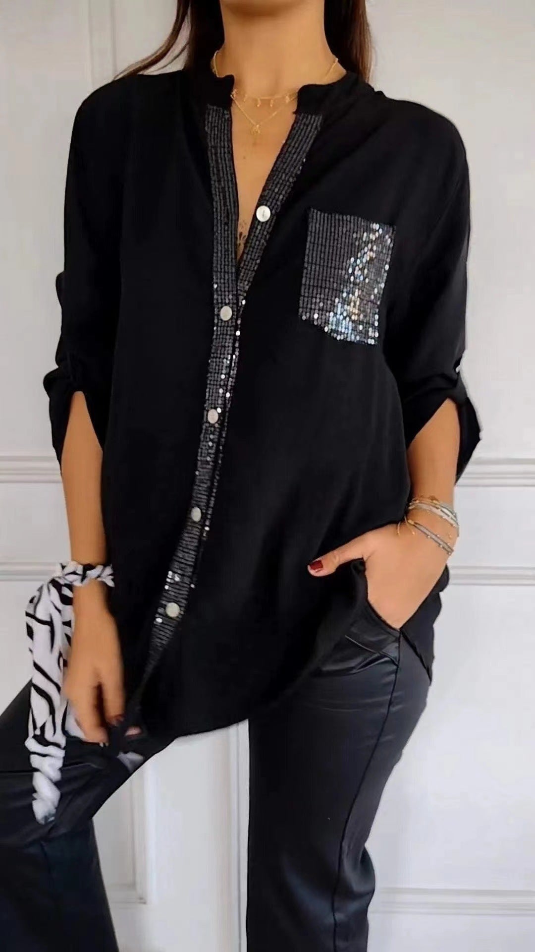 Ruth – Freizeit Bluse mit Pailletten Tasche Design