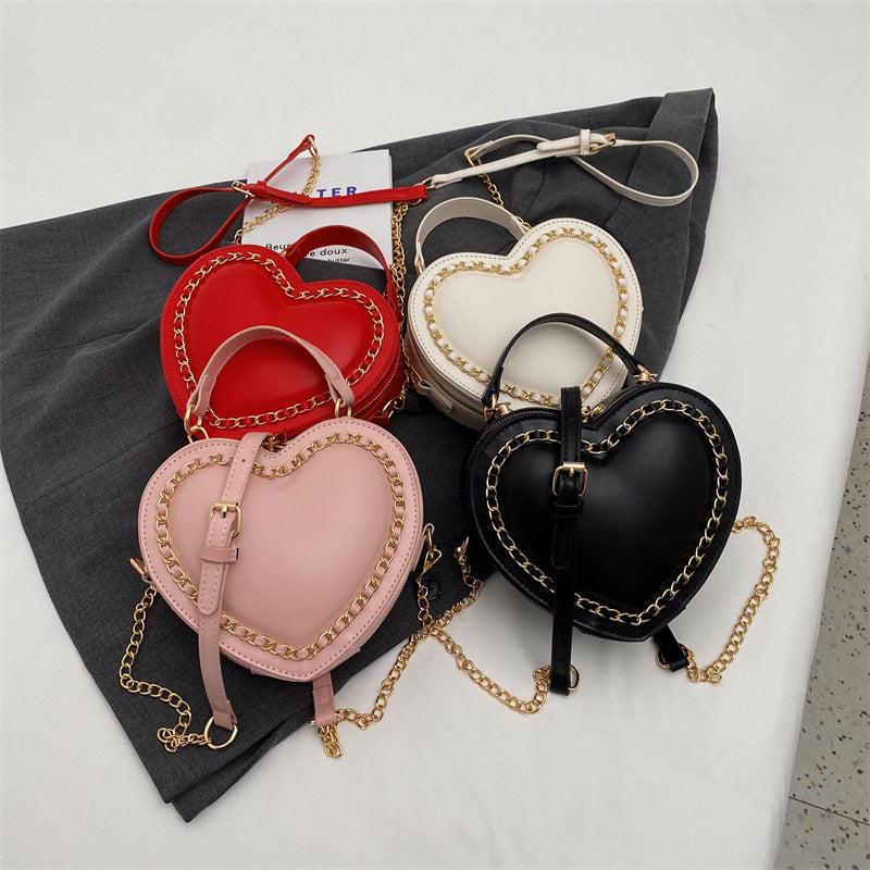 Julia – Große Damen Schultertasche mit Kette