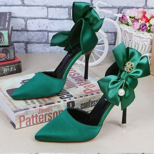 Jasmine – Spitzenschuhe mit Schleife