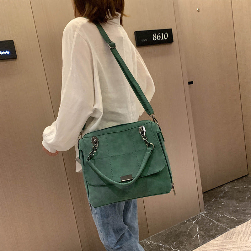 Andrea – Große Damenhandtasche in Matcha-Grünem Veganem Leder