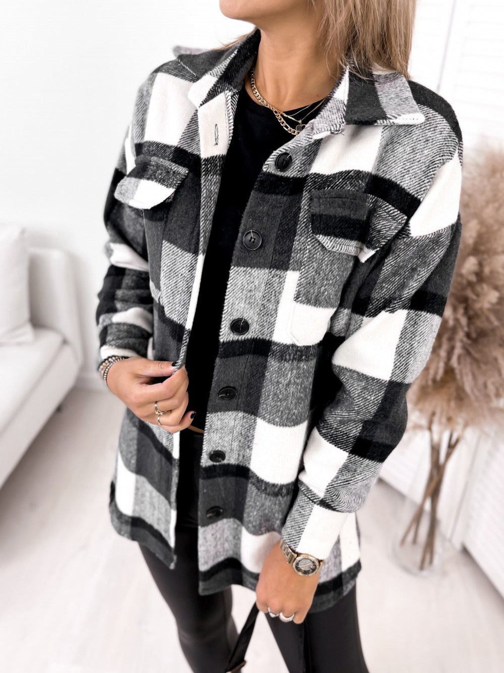 Kate – Langarm Wolljacke mit Karomuster