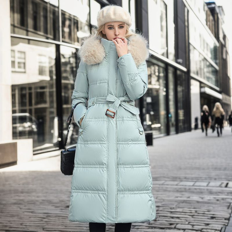Ann – Langer Wintermantel mit Pelzkapuze und Gürtel
