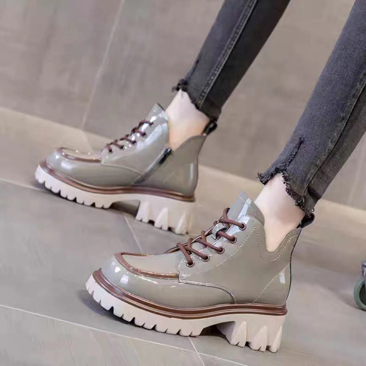 Francesca – Retro Damenstiefeletten im Punk-Stil