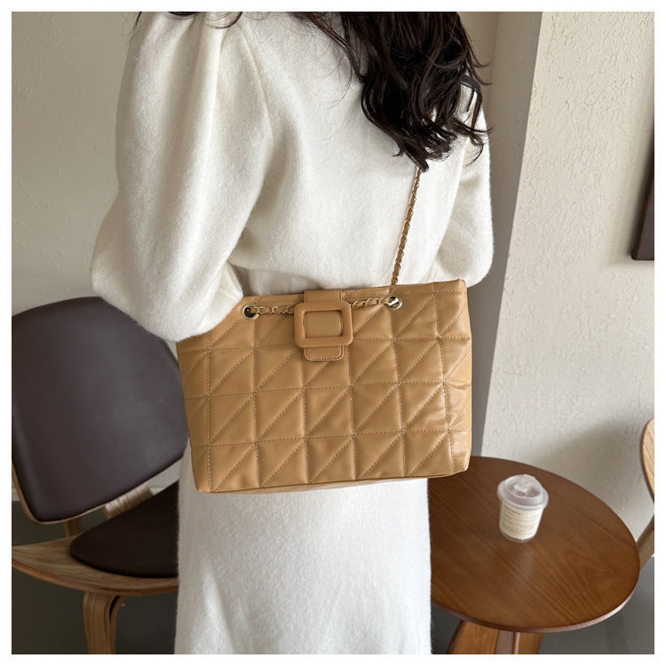 Deborah – Trendige Damen Kettentasche im Chanel-Stil