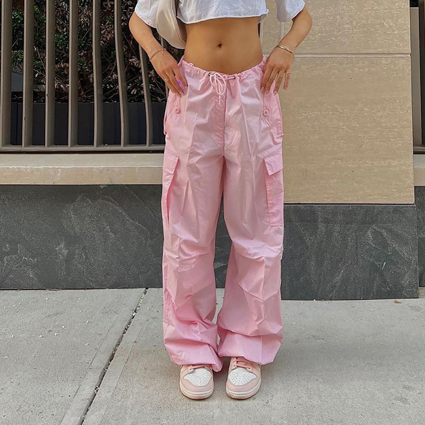 Ruby – Modische Damen-Cargohose mit Kordelzug und Taschen