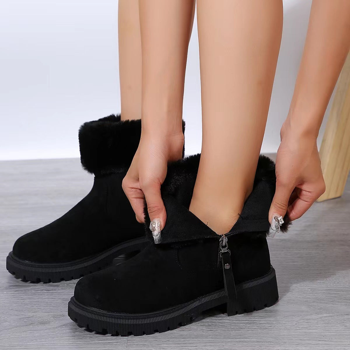 Nicola – Warme Plüschstiefel mit Seitenreißverschluss