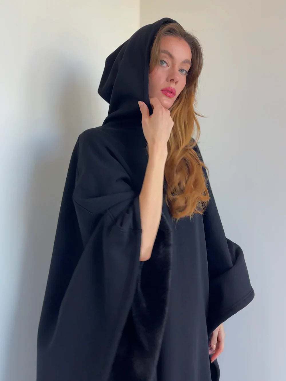 Damen Oversize Hoodie-Decke – Kuschelige Kapuzen-Decke für Zuhause und unterwegs