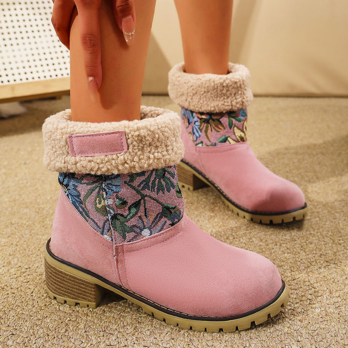 Elena - Blumenbestickte Schneestiefel – Ethno-Stil Plateau Mid-Tube Winterwarme Stiefel für Damen