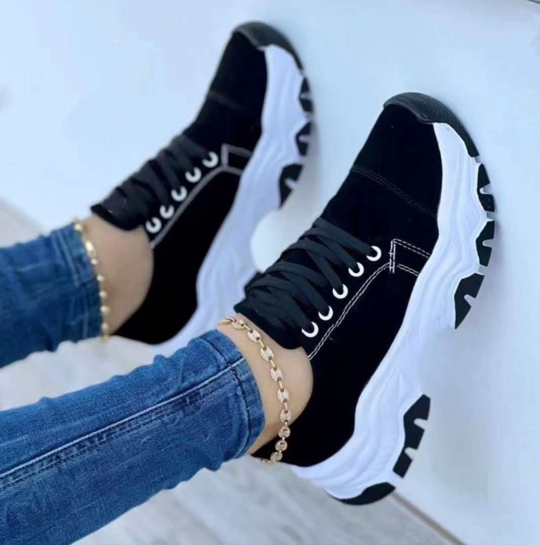 Judith – Runde Halbschuhe mit Keilabsatz für Damen
