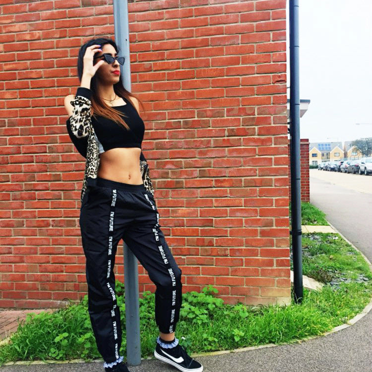 Phil – Casual-Hose mit Bandstickerei