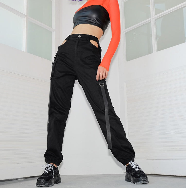 Lucy – Schwarze Damen-Cargohose mit hohem Bund und Patchwork