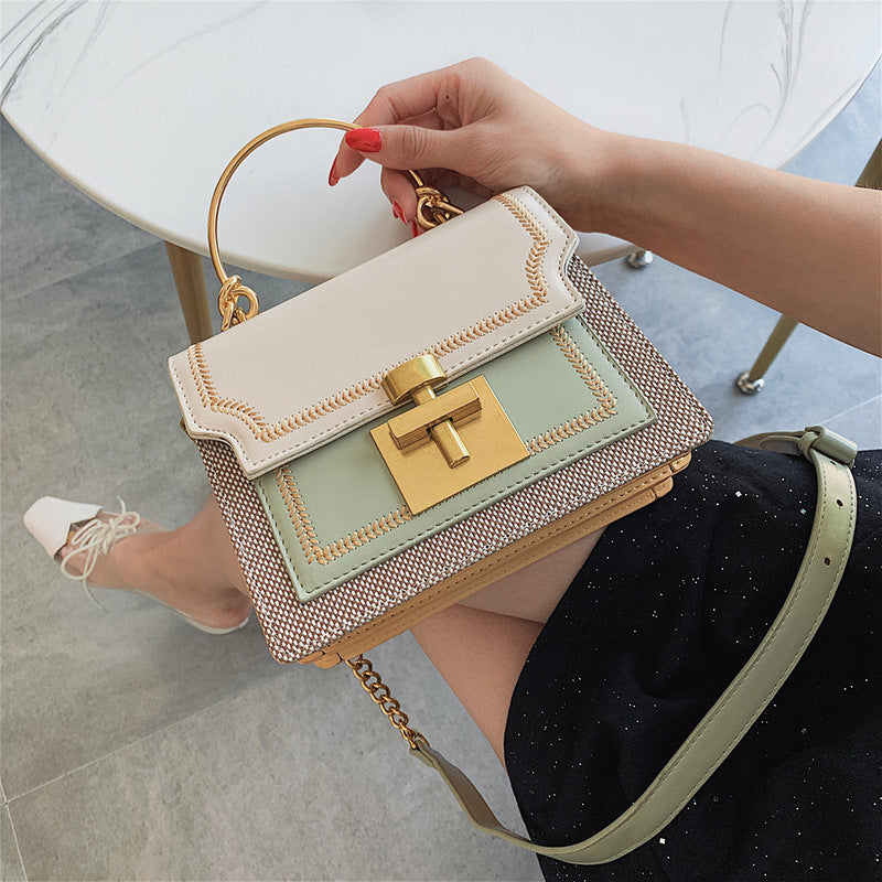 Lynda – Modische Schultertasche mit Kettenstruktur