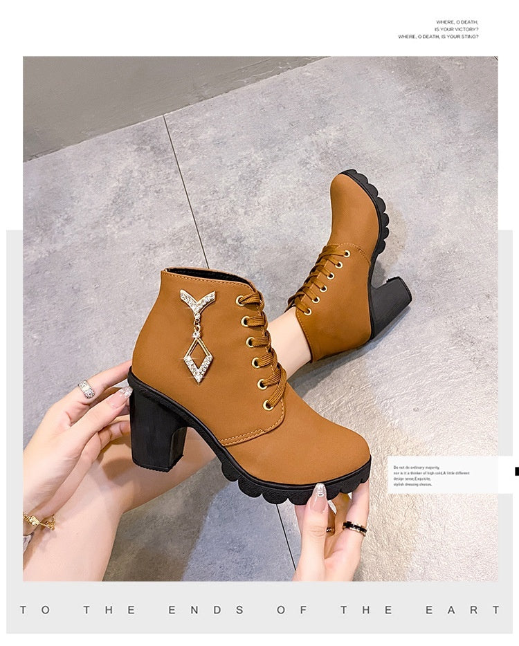 Sophie – Vielseitige Hohe Gummistiefel mit Absatz