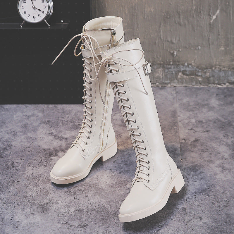 Lydia – Lange Damenstiefel mit flachem Absatz und großen Größen