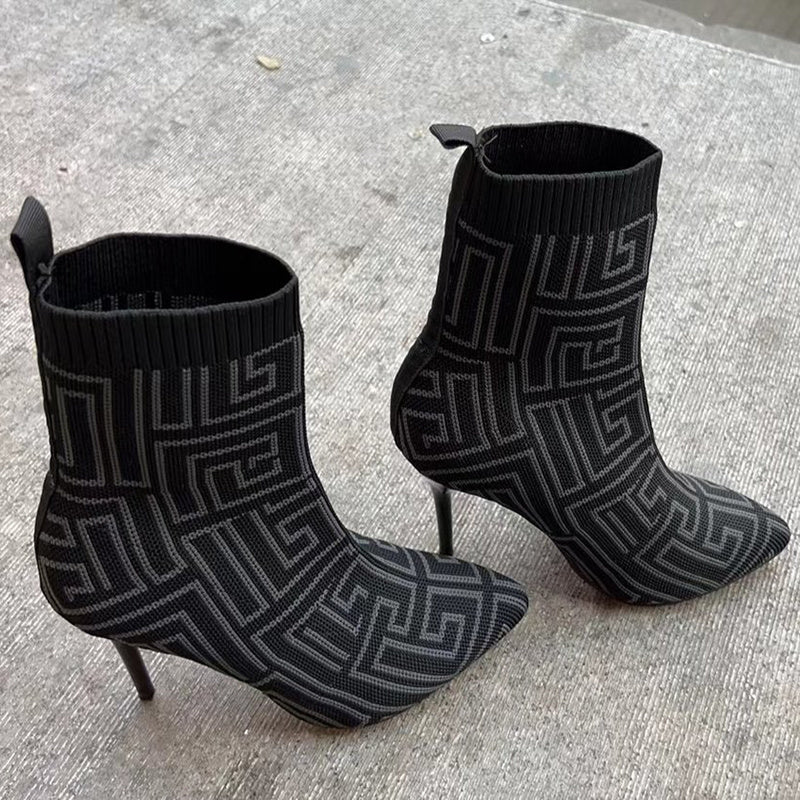 Charlotte – Damenstiefel mit Absatz und spitzem Zeh