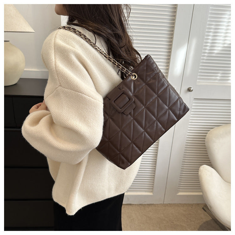 Deborah – Trendige Damen Kettentasche im Chanel-Stil