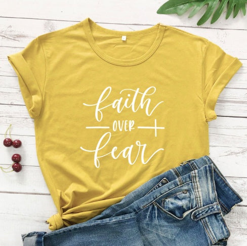 Lily – Christliches T-Shirt für Frauen mit Glaubensbotschaft