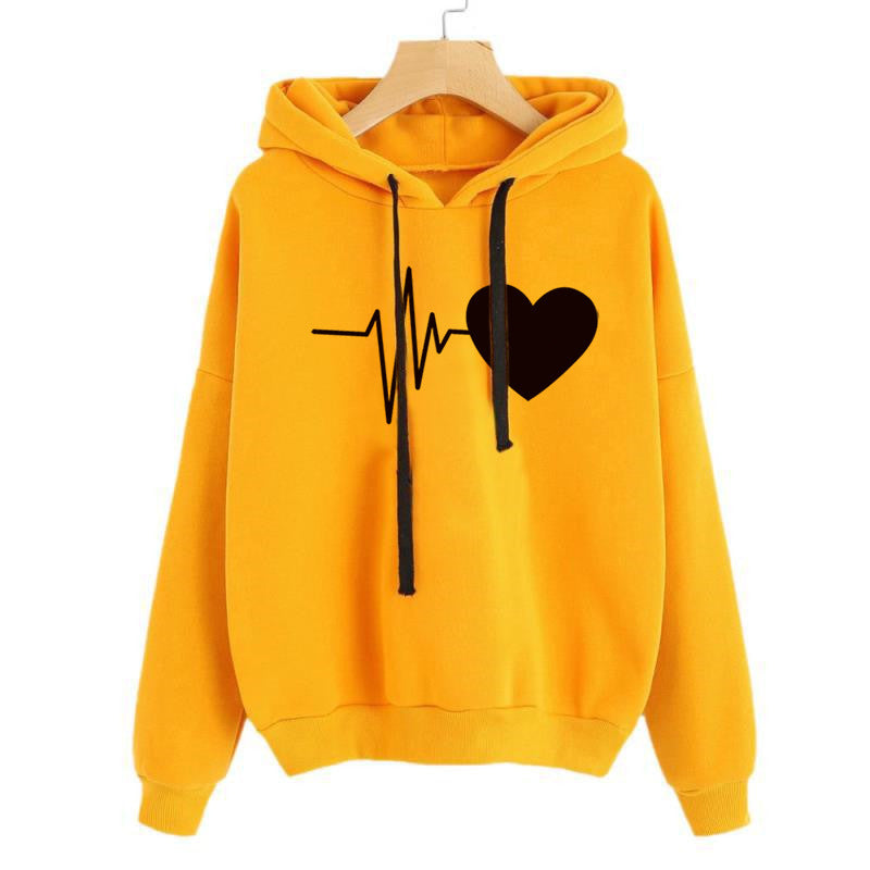 Holly – Damen Streetwear Hoodie mit Herzmuster