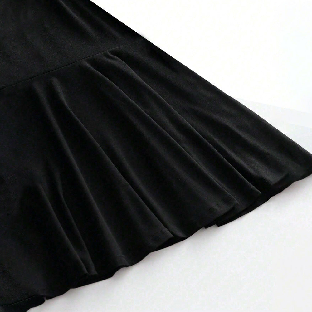 Grace – Elegantes schulterfreies Kleid mit hohem Bund