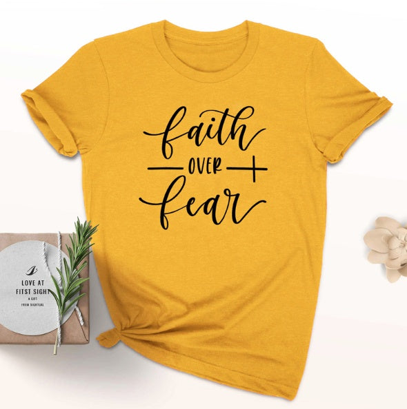 Lily – Christliches T-Shirt für Frauen mit Glaubensbotschaft