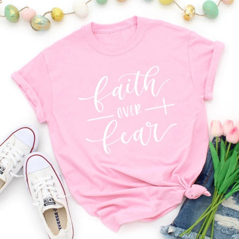 Lily – Christliches T-Shirt für Frauen mit Glaubensbotschaft