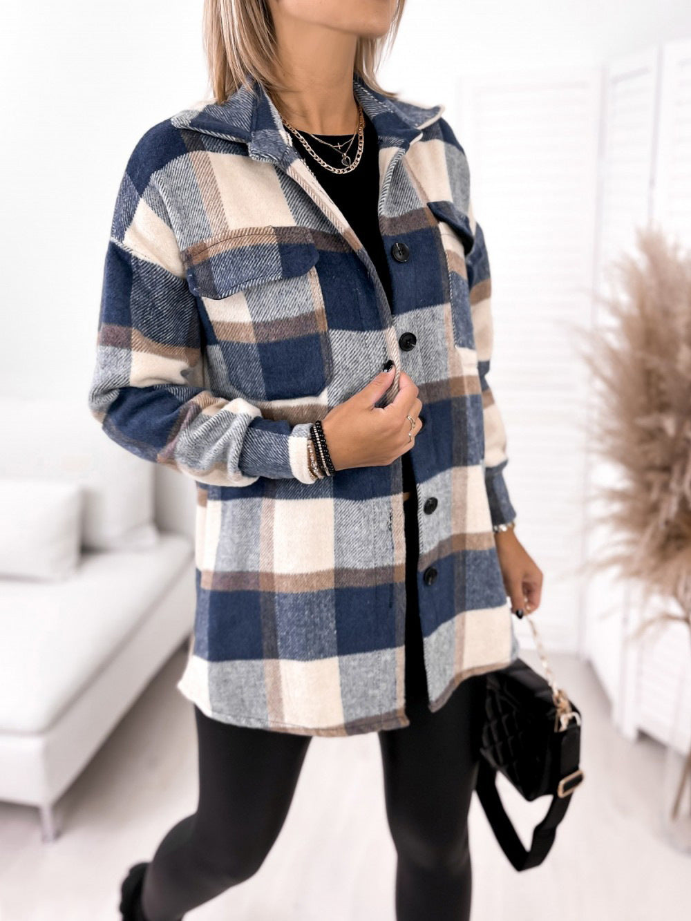 Kate – Langarm Wolljacke mit Karomuster